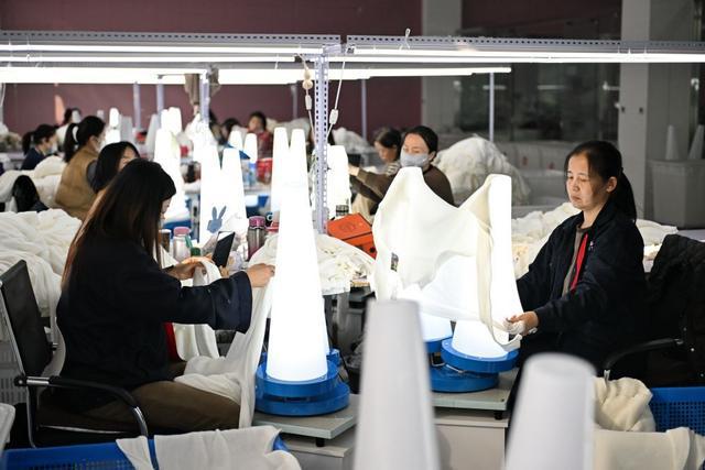 新春走基层丨河北清河：“羊绒之都”开足马力生产忙